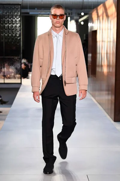 Look 62